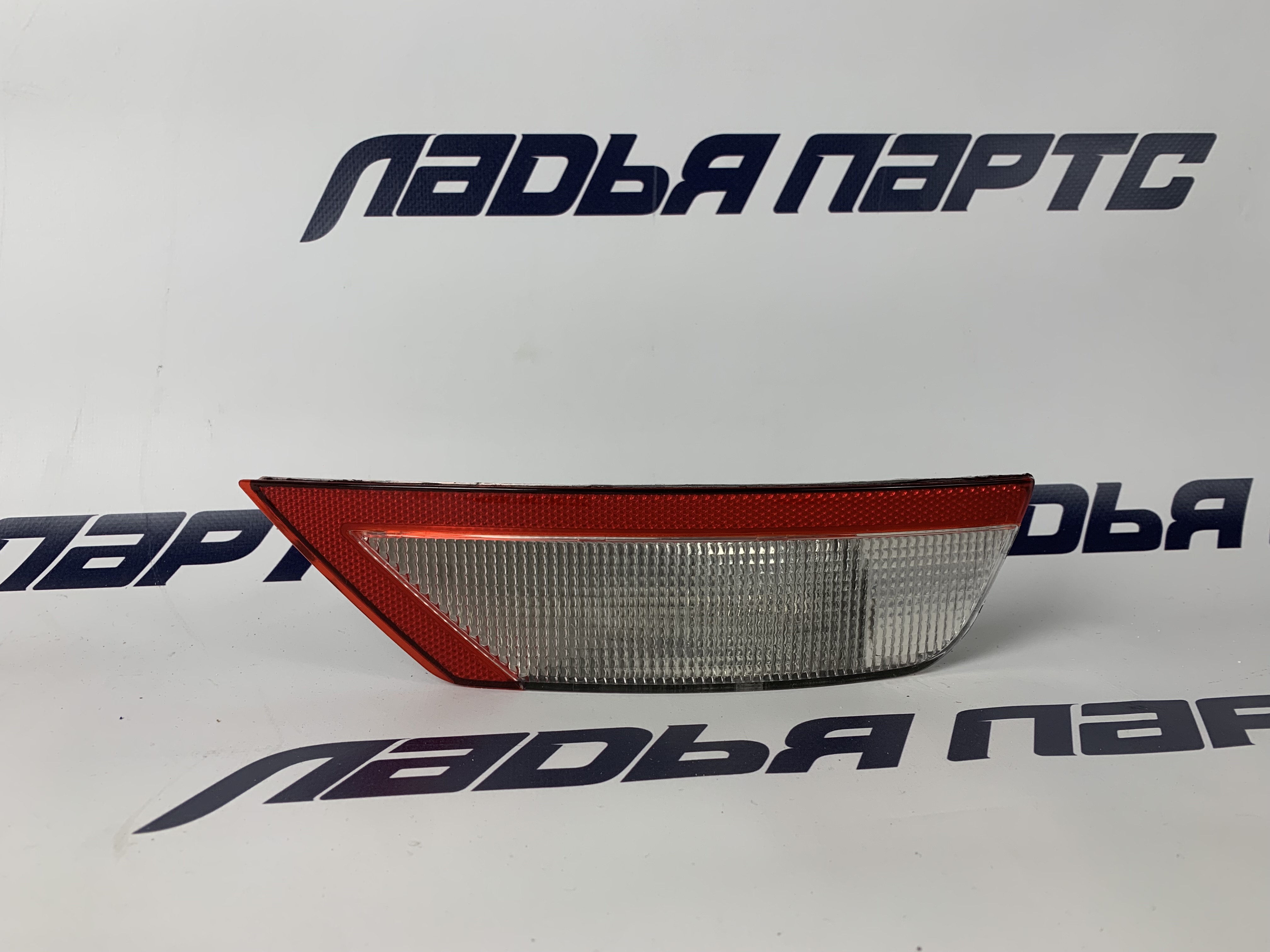 Катафот заднего бампера правый Ford Focus 2(08-11) ХЭТЧБЕК
